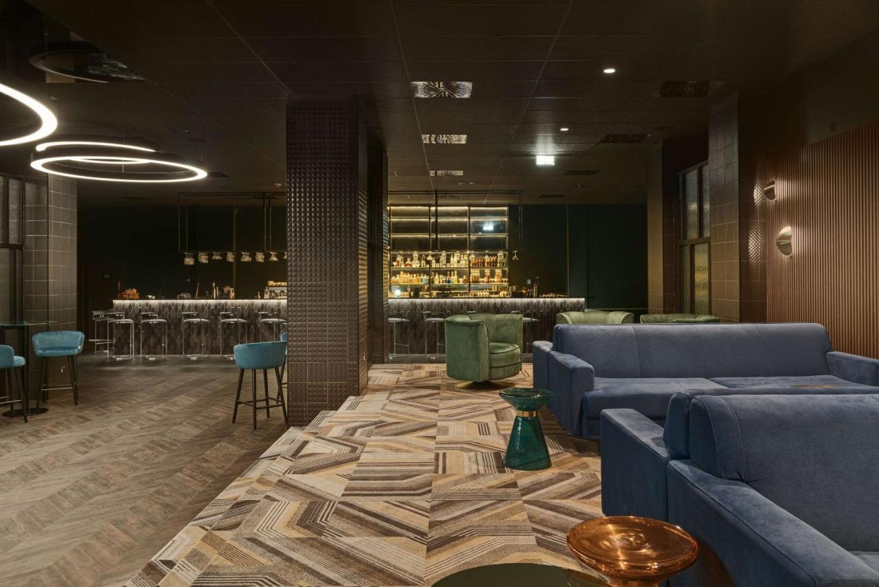 Radisson Blu Resort & Conference Center, Ostroda Mazury Ngoại thất bức ảnh The bar at the 2018 London Design Festival