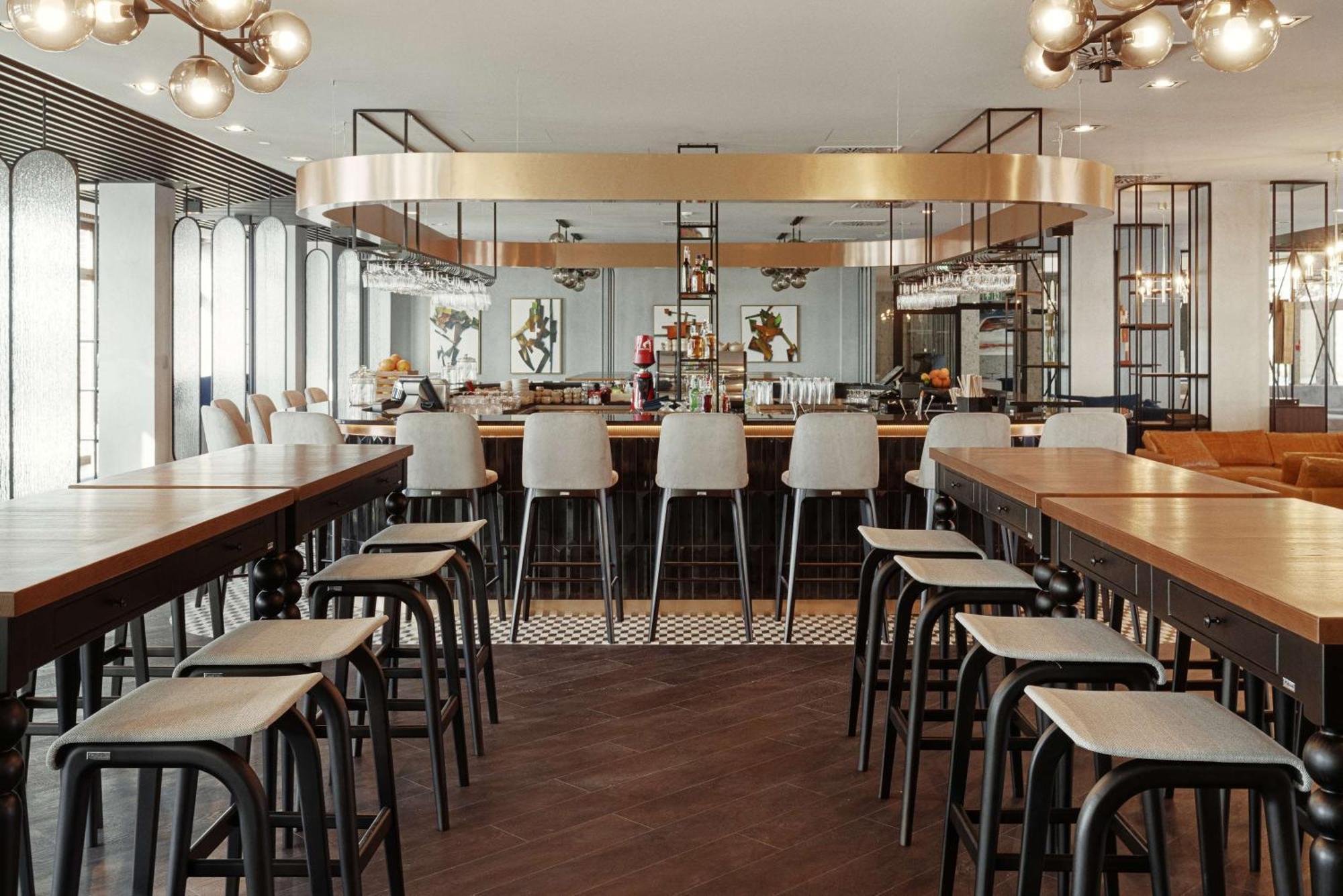 Radisson Blu Resort & Conference Center, Ostroda Mazury Ngoại thất bức ảnh The bar at the 19th floor