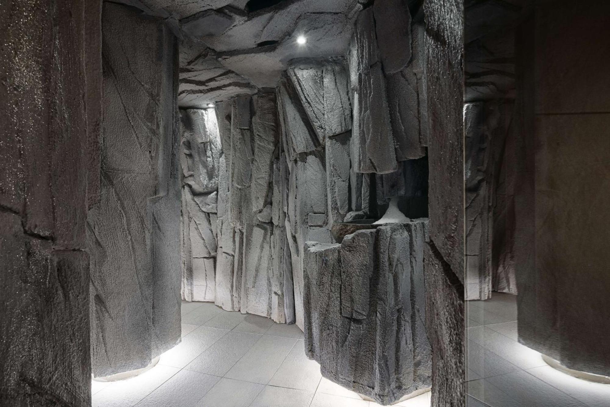 Radisson Blu Resort & Conference Center, Ostroda Mazury Ngoại thất bức ảnh The interior of the temple