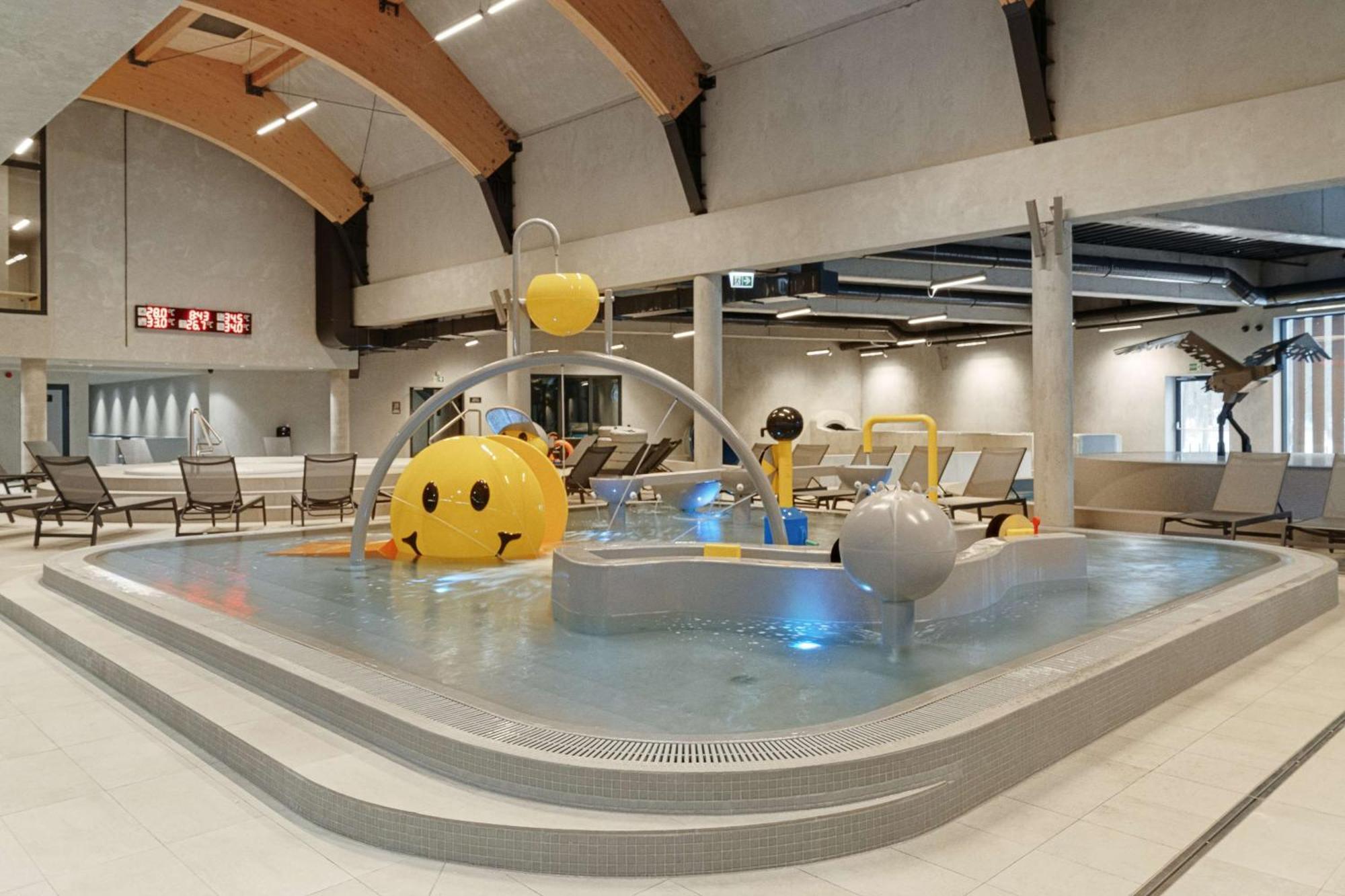 Radisson Blu Resort & Conference Center, Ostroda Mazury Ngoại thất bức ảnh The children's pool